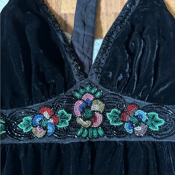 Urban Outfitters Dahlia Embroidered Beaded Velvet Maxi Dress Black NWT - Picture 3 of 9